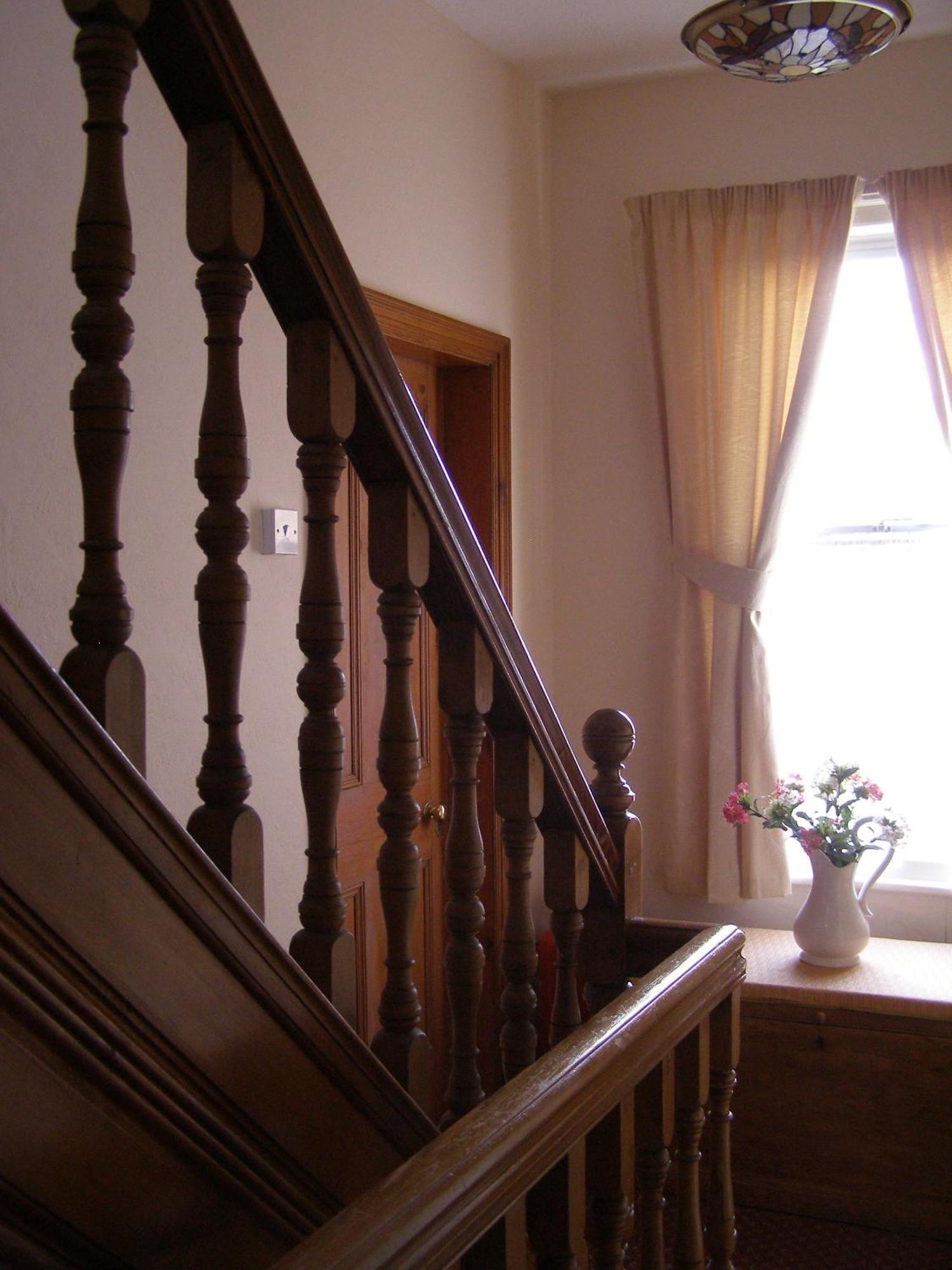 Anton Guest House Bed And Breakfast Шрусбери Экстерьер фото